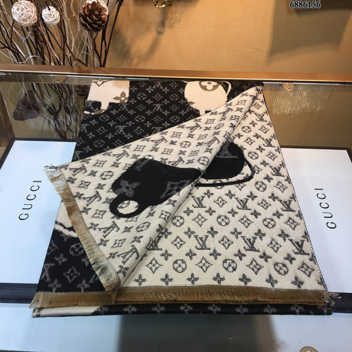 lu vi scarf