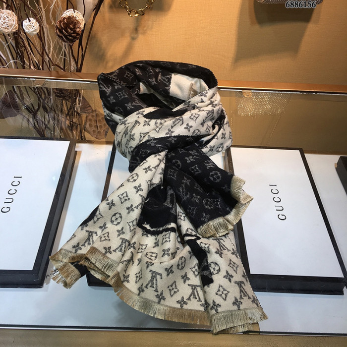lu vi scarf