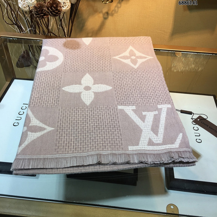 lu vi scarf