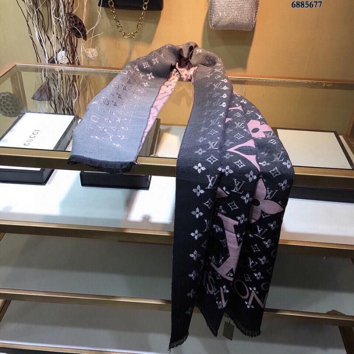 lu vi scarf
