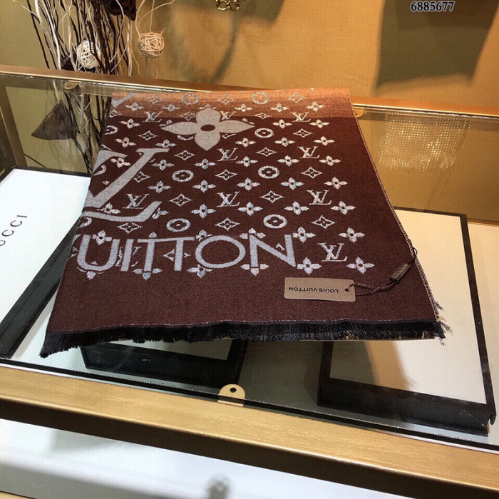 lu vi scarf