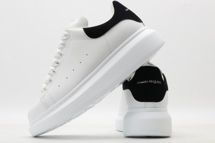 alex mcqu sneakers