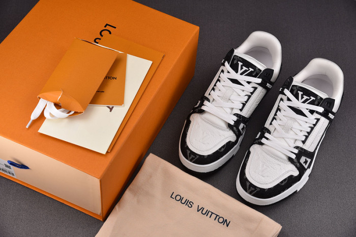 lovt sneaker