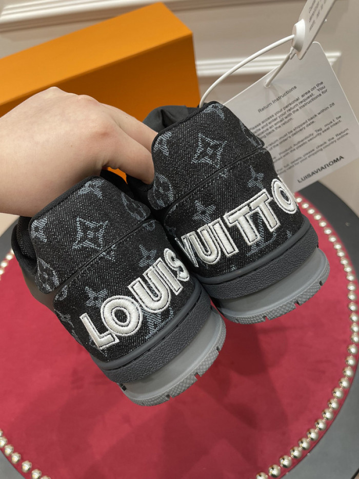 lovt sneaker