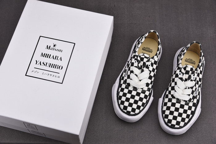 maison mihara yasuhiro sneaker