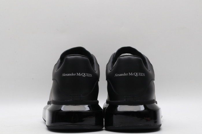 alex mcqu sneakers