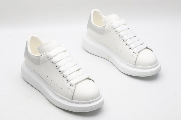 alex mcqu sneakers