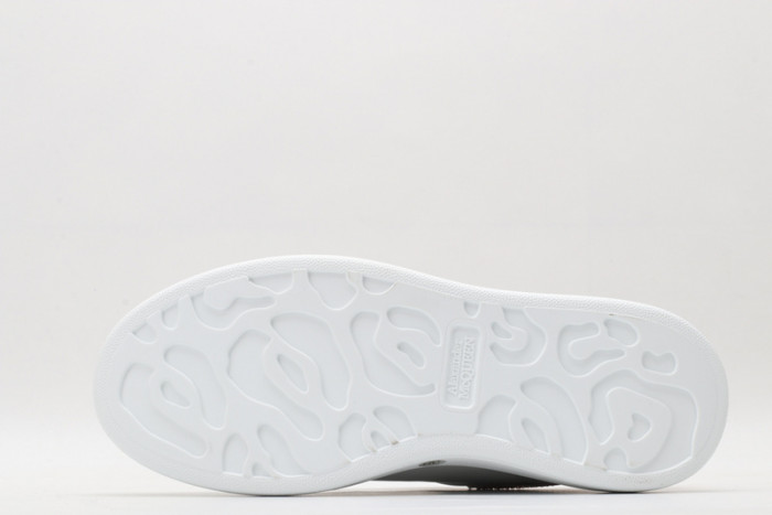 alex mcqu sneakers