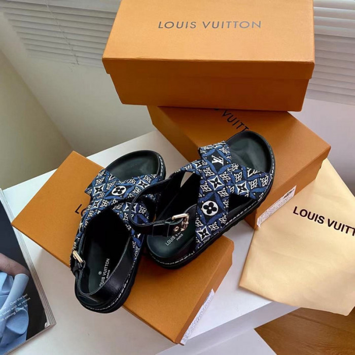 lovt sandal