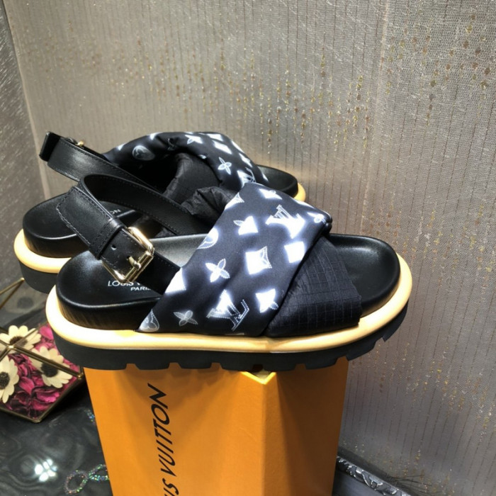 lovt sandal