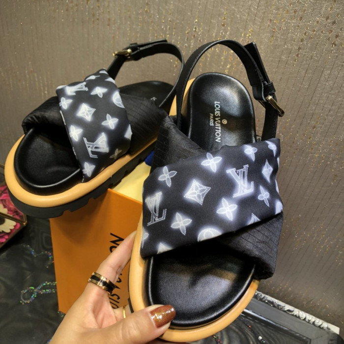 lovt sandal
