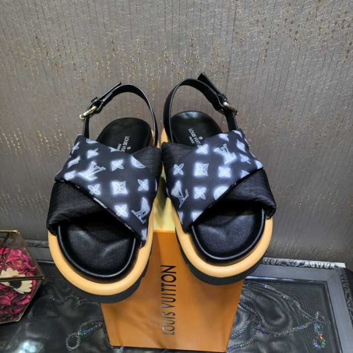 lovt sandal