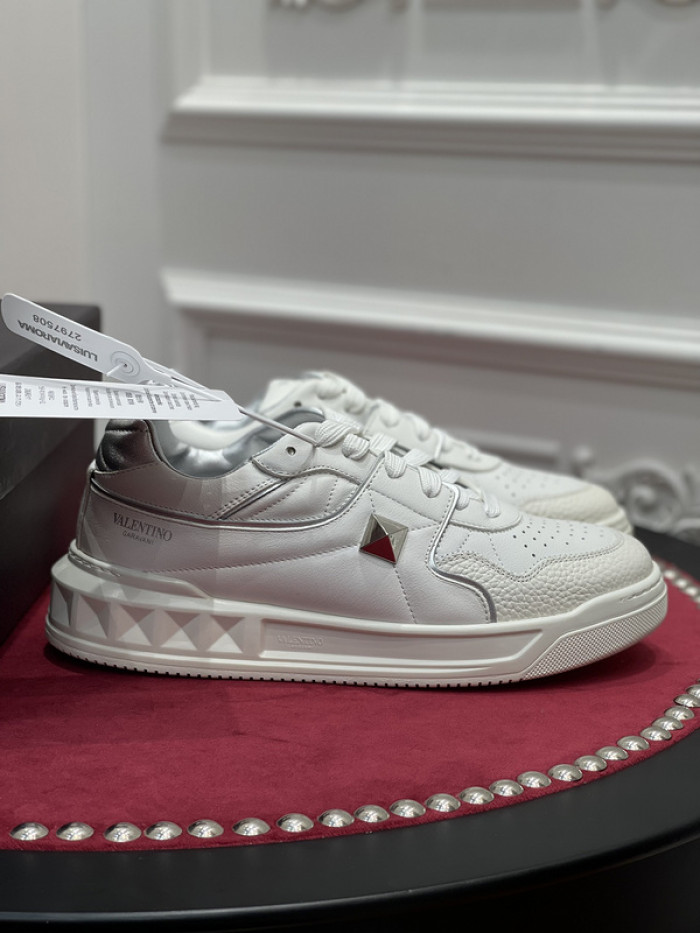 v*lentino sneaker