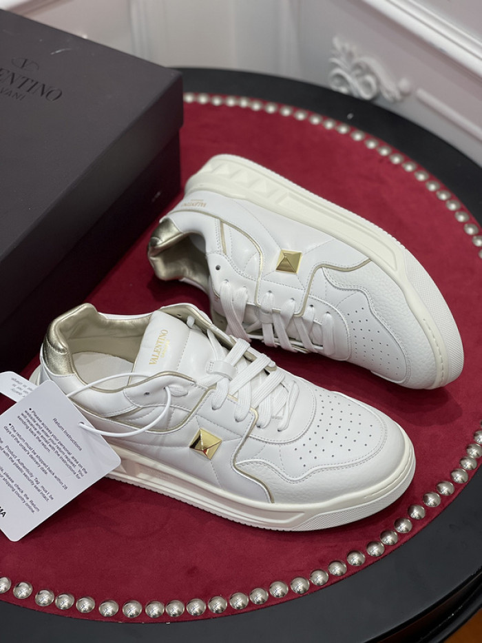 v*lentino sneaker