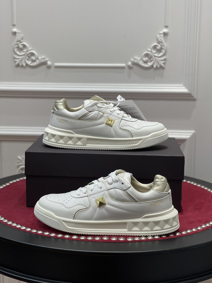 v*lentino sneaker