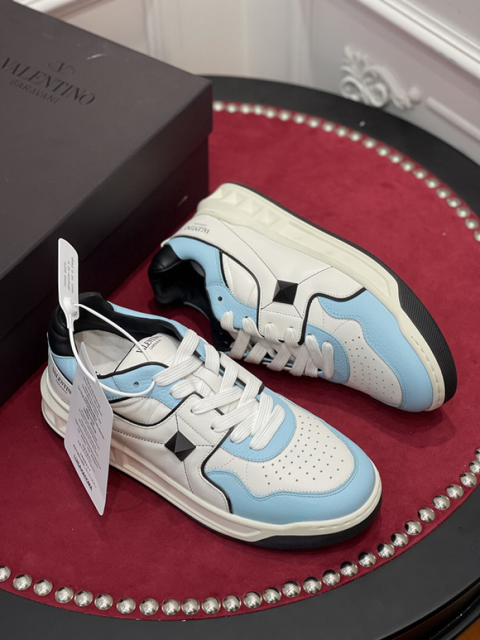 v*lentino sneaker