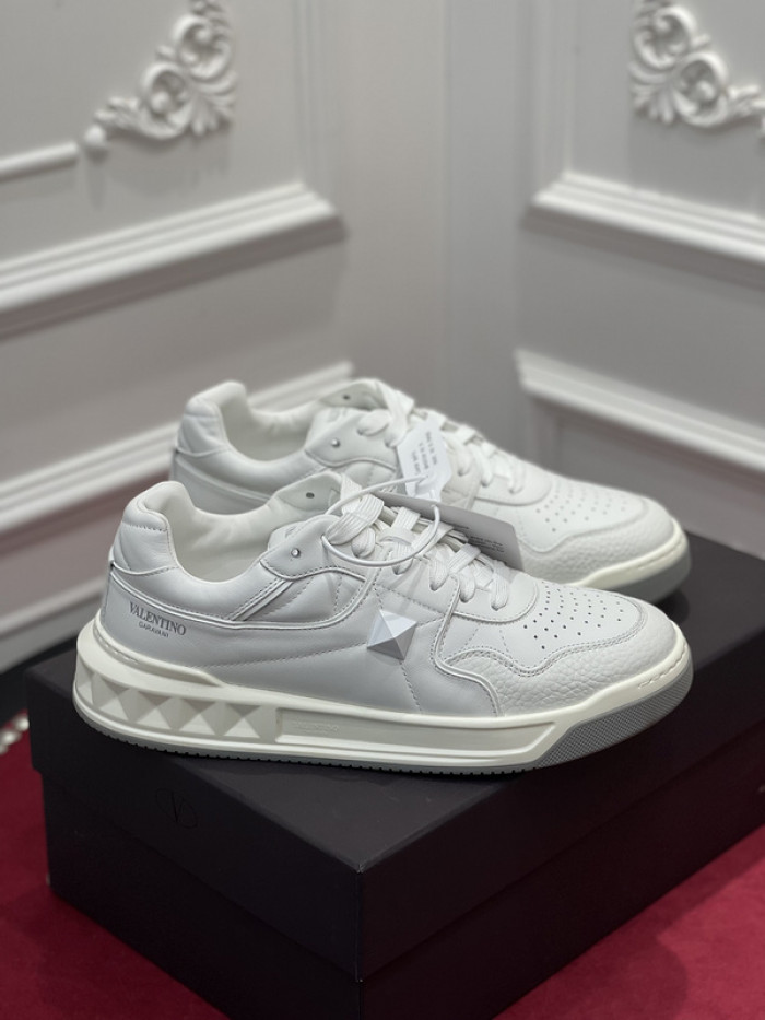 v*lentino sneaker