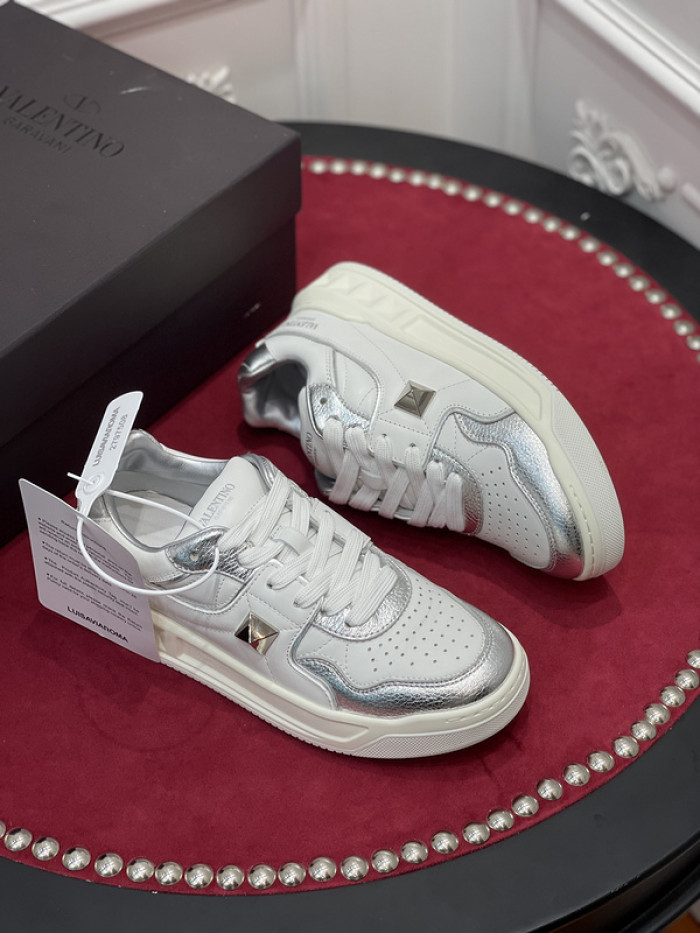 v*lentino sneaker