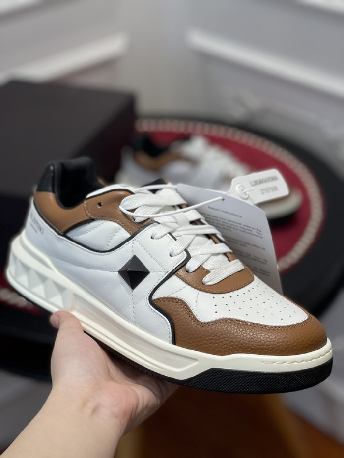 v*lentino sneaker