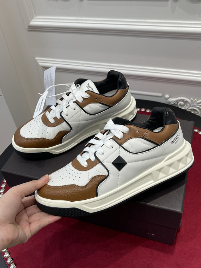 v*lentino sneaker