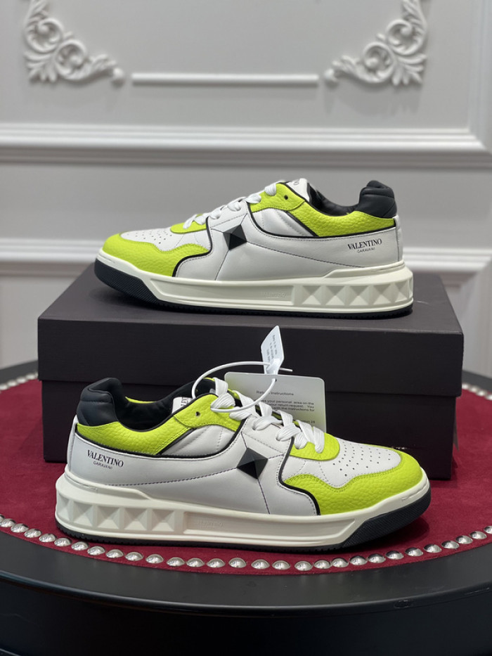 v*lentino sneaker
