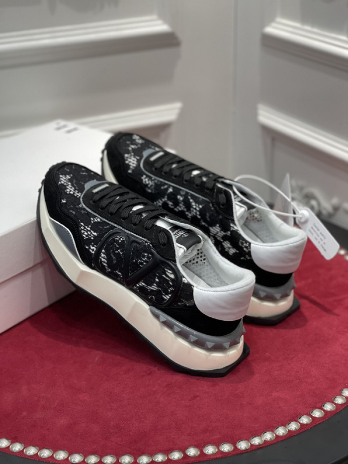 v*lentino sneaker