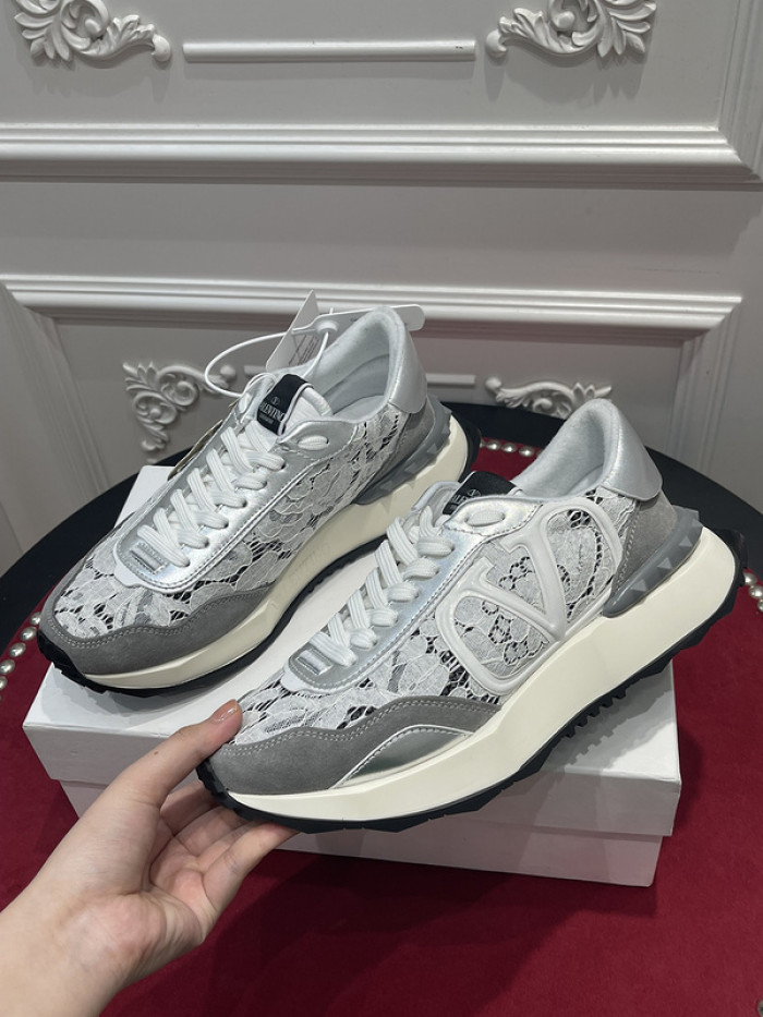 v*lentino sneaker