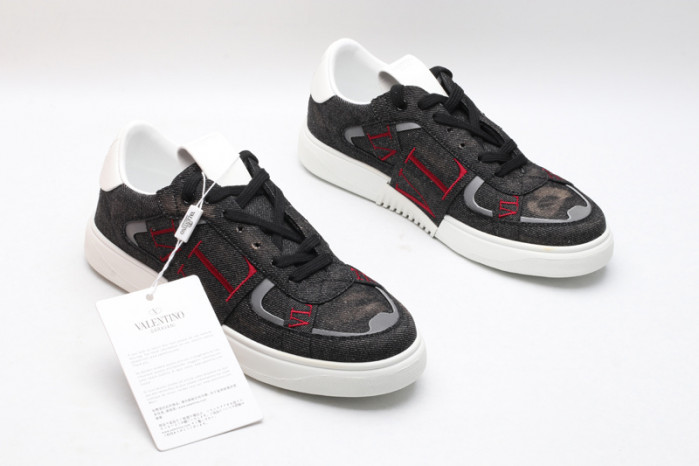 v*lentino sneaker