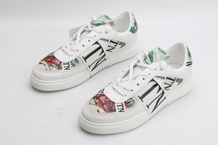 v*lentino sneaker