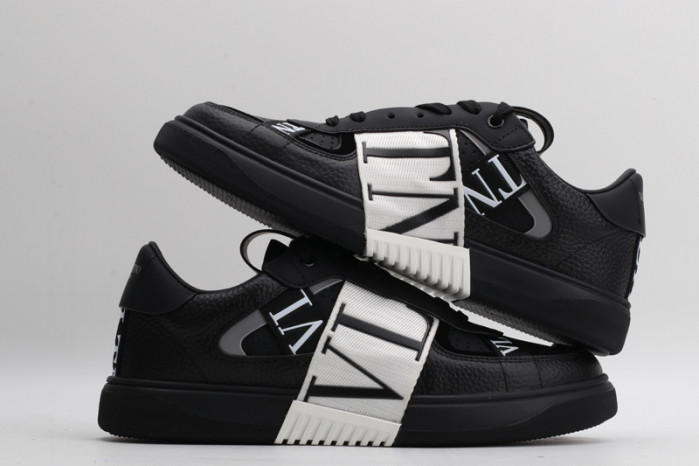 v*lentino sneaker