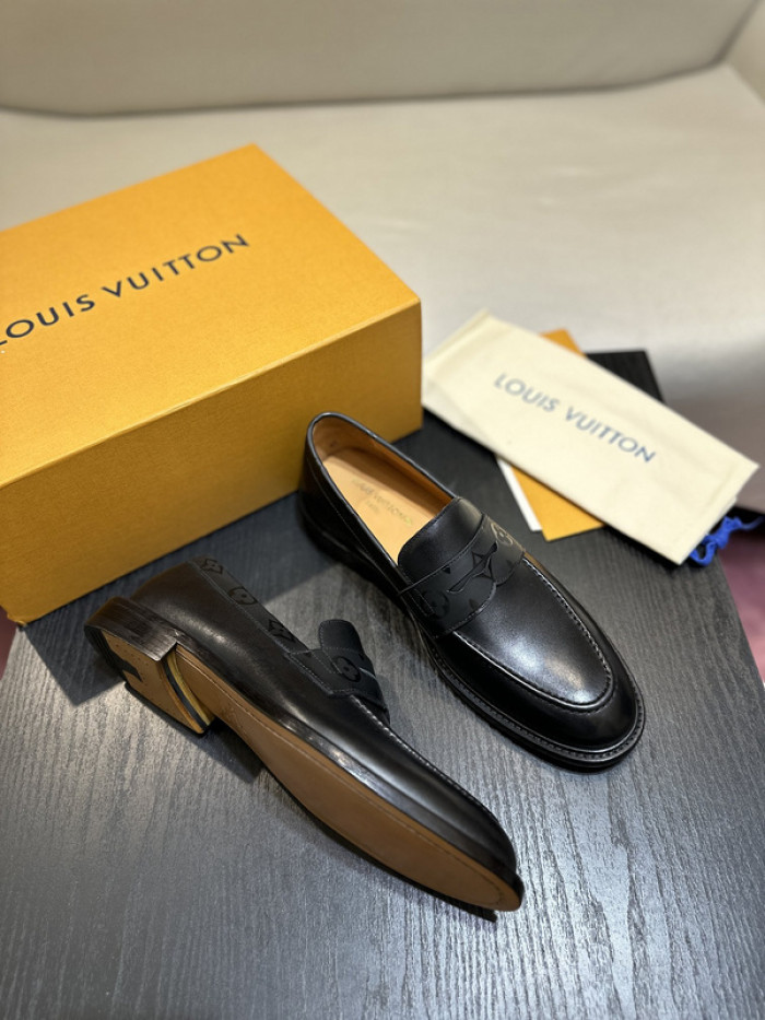 lovt loafer