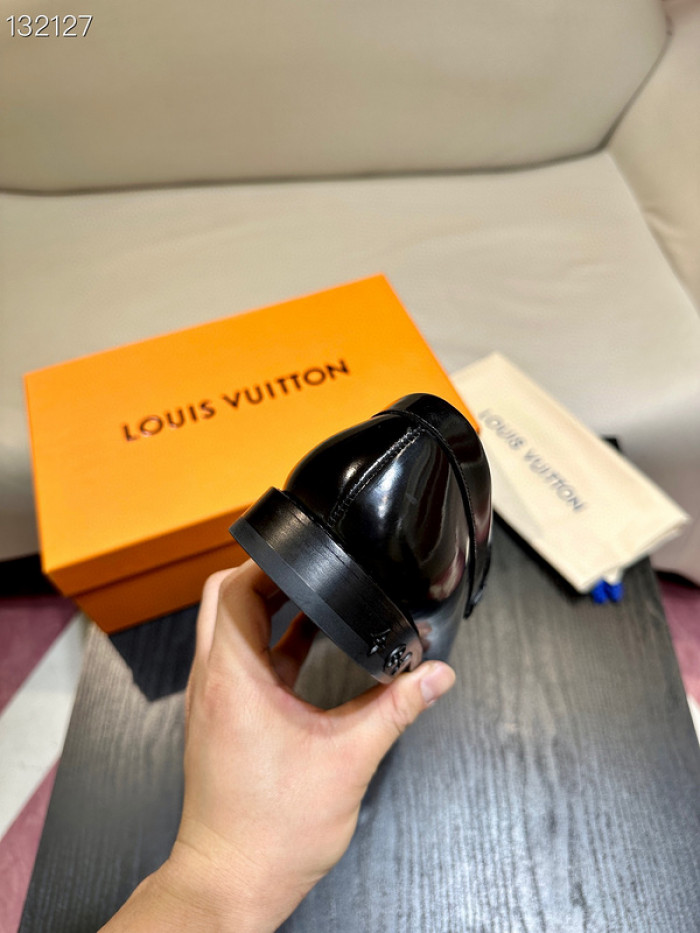 lovt loafer
