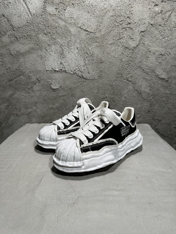 maison mihara yasuhiro sneaker