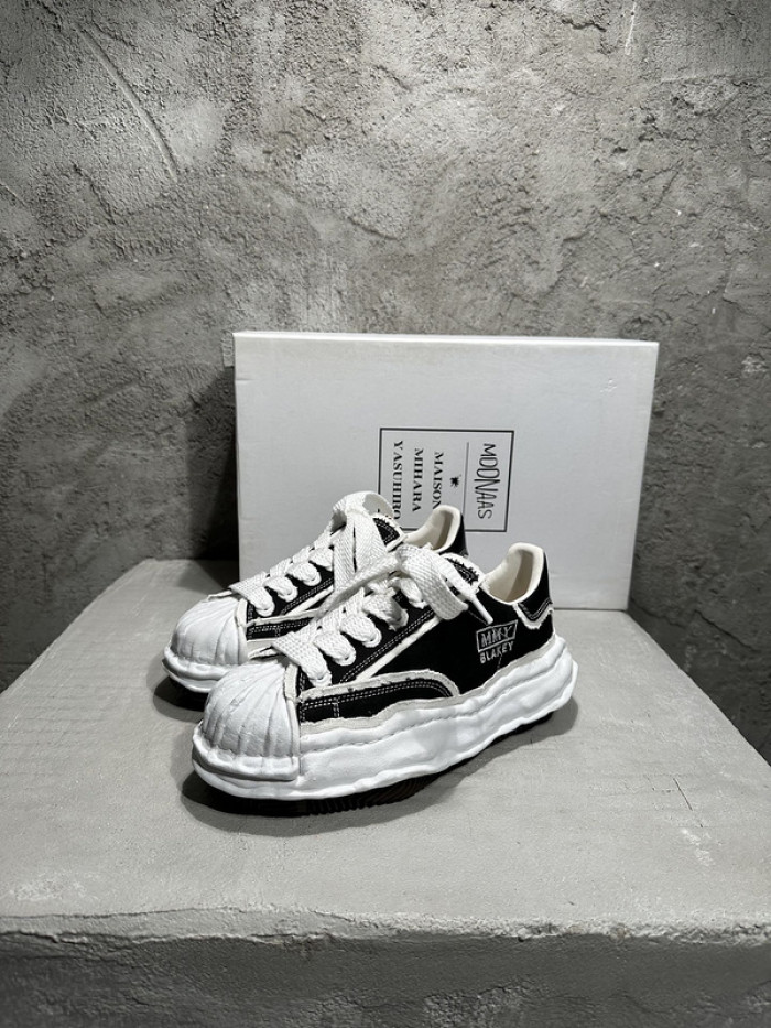 maison mihara yasuhiro sneaker