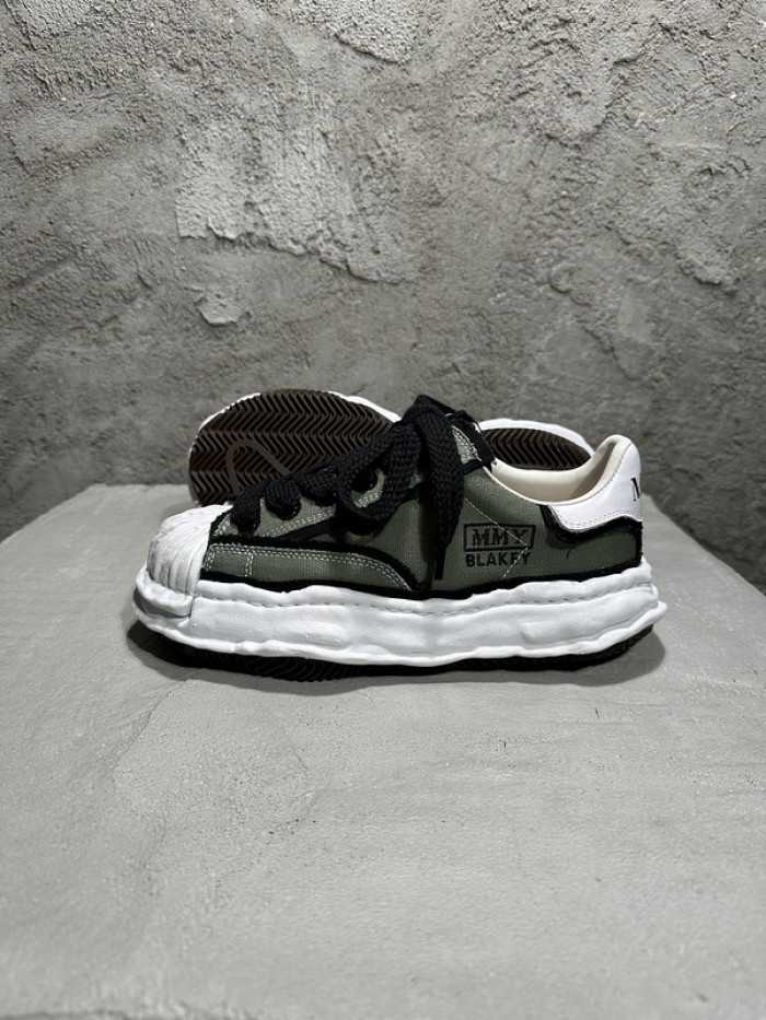 maison mihara yasuhiro sneaker