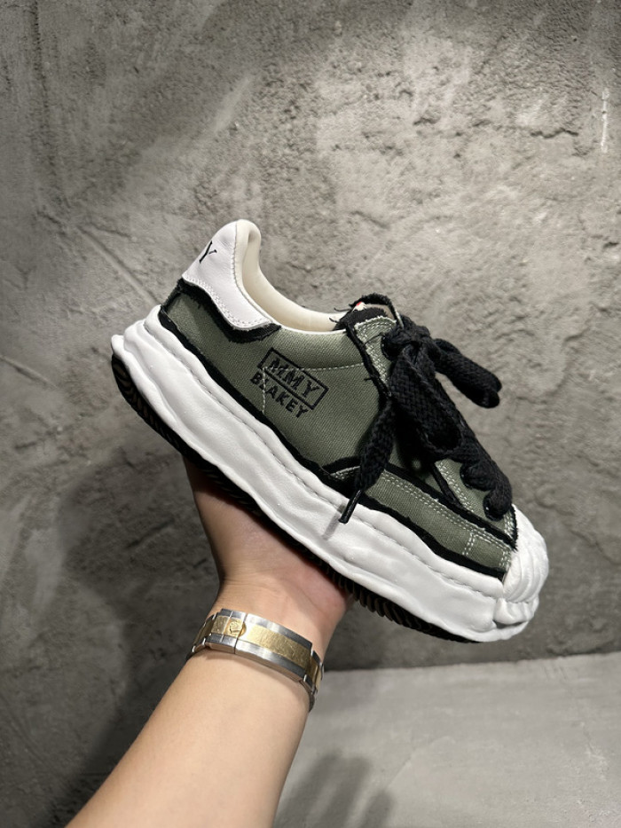 maison mihara yasuhiro sneaker
