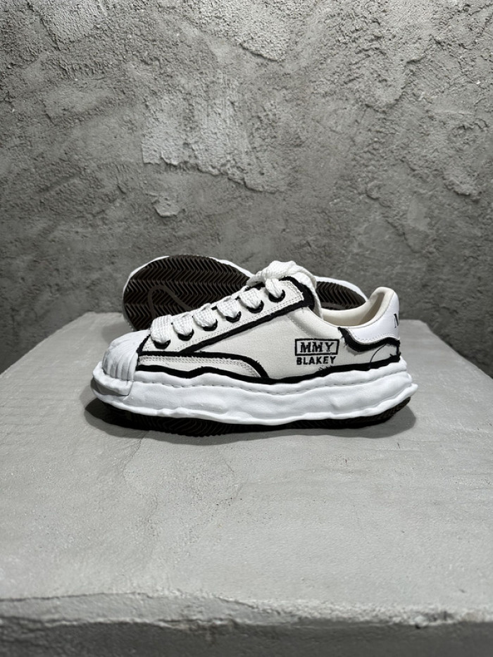 maison mihara yasuhiro sneaker