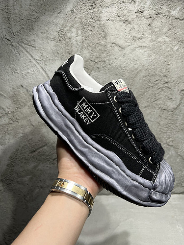 maison mihara yasuhiro sneaker