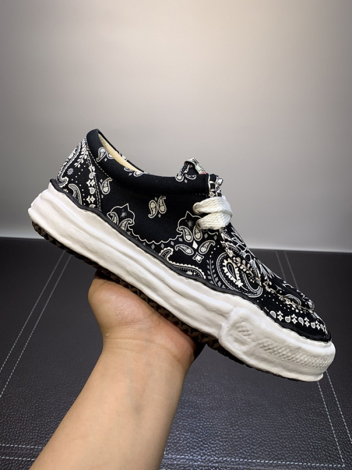 maison mihara yasuhiro sneaker