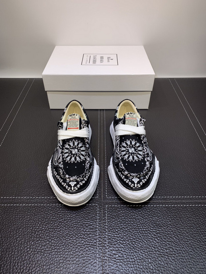 maison mihara yasuhiro sneaker