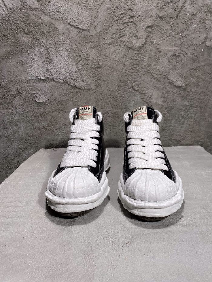 maison mihara yasuhiro sneaker