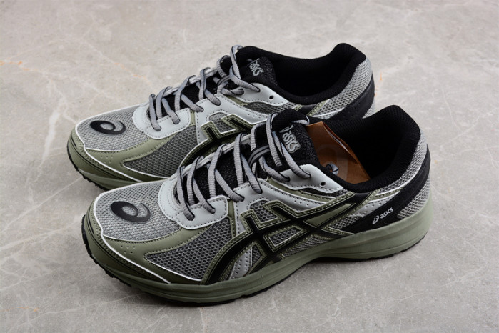 As*ic*s sneaker