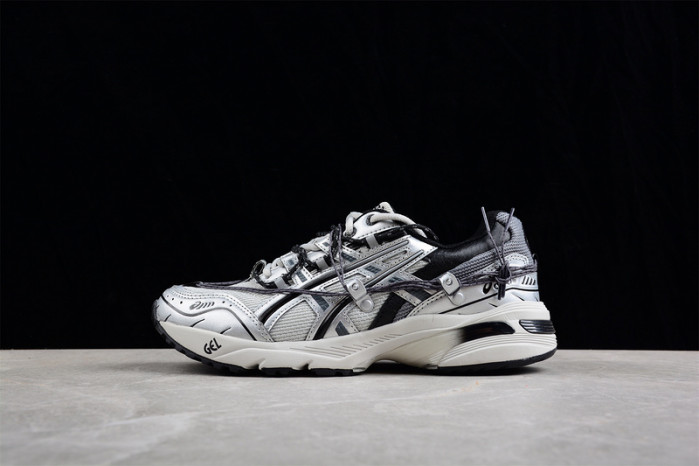 As*ic*s sneaker
