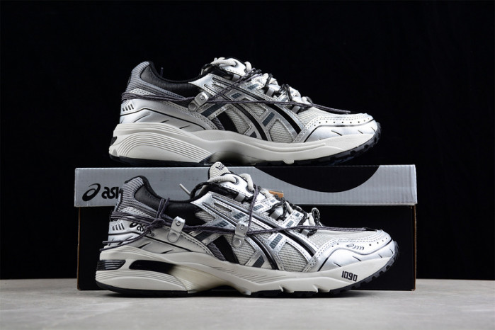 As*ic*s sneaker