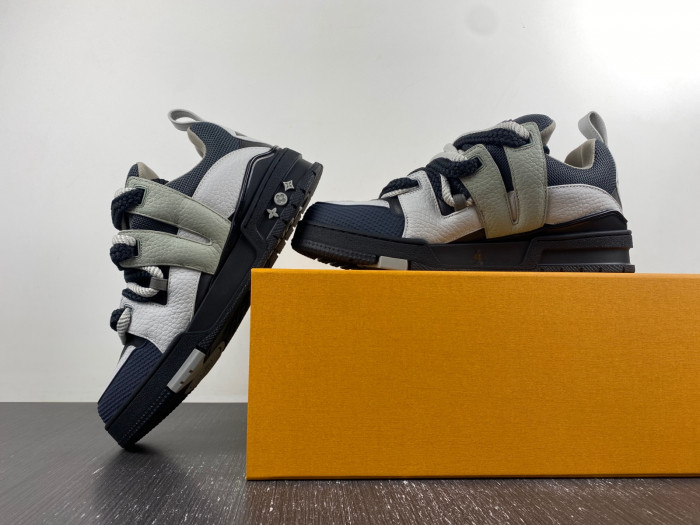 lovt sneaker