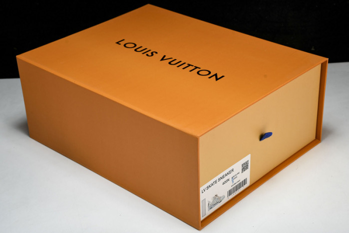 lovt sneaker