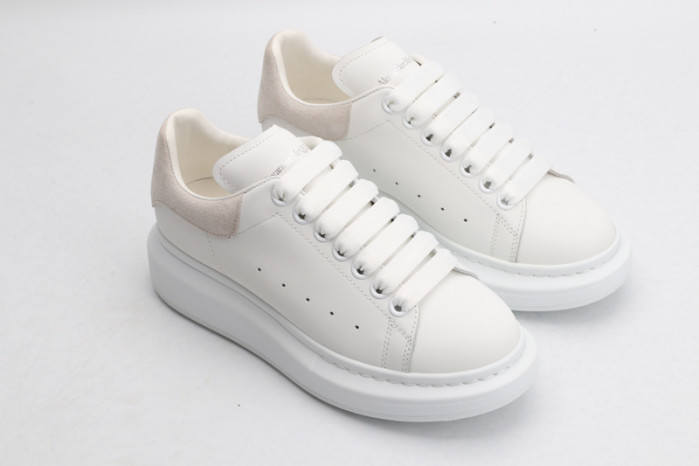 alex mcqu sneakers