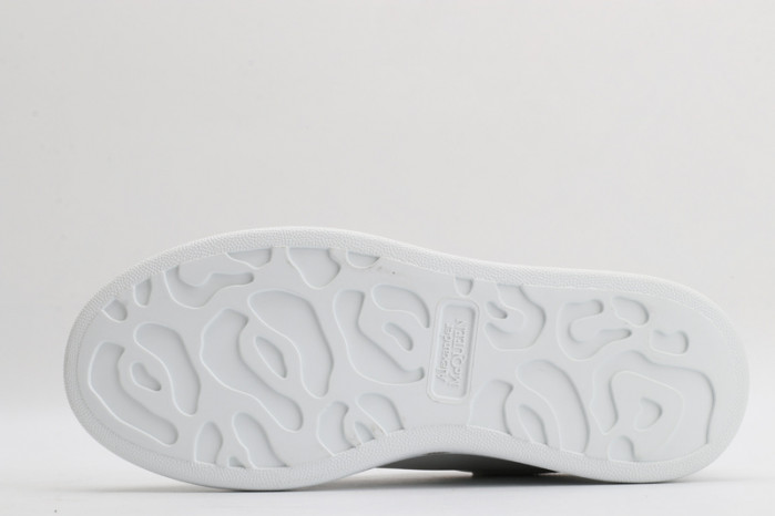 alex mcqu sneakers
