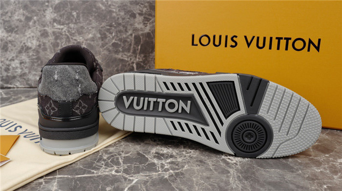 lovt sneaker
