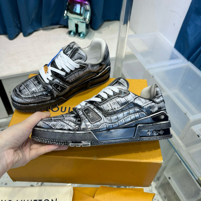 lovt sneaker